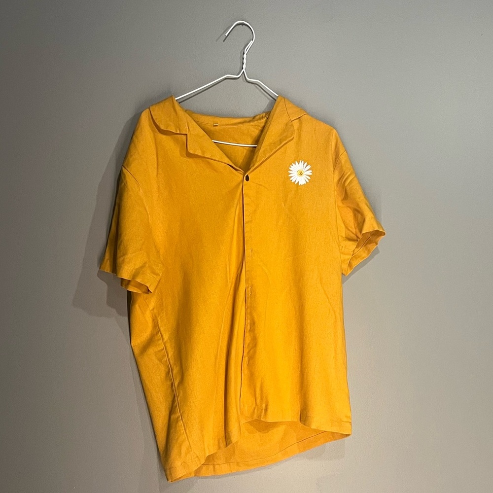 Golden flower t-shirt